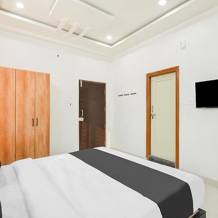 Super Townhouse Kokapet Formerly Aarian Tej Nilayam Gundipet Eksteriør bilde