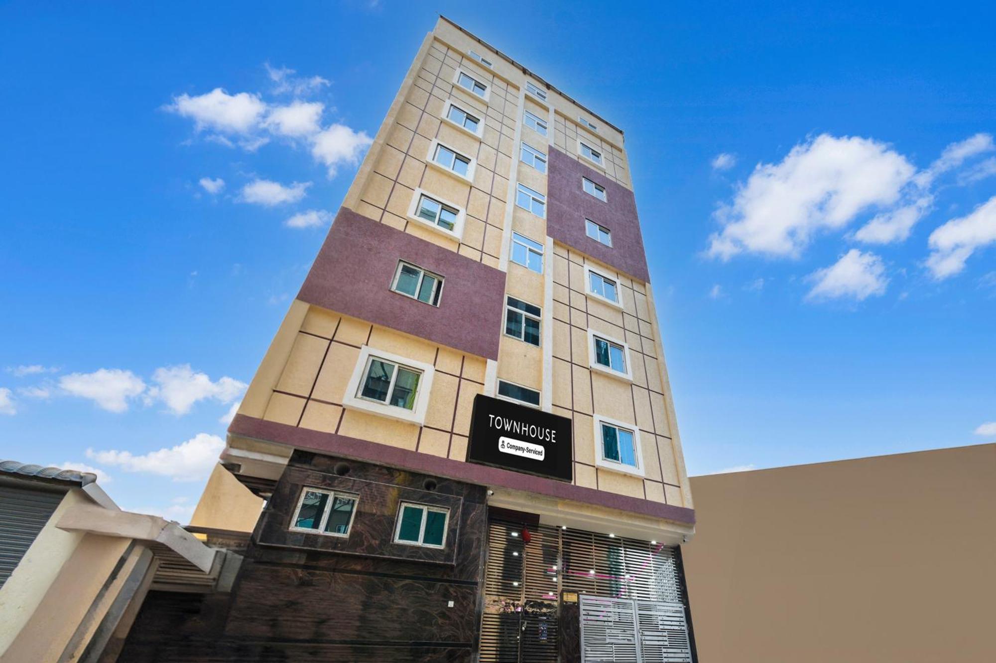 Super Townhouse Kokapet Formerly Aarian Tej Nilayam Gundipet Eksteriør bilde
