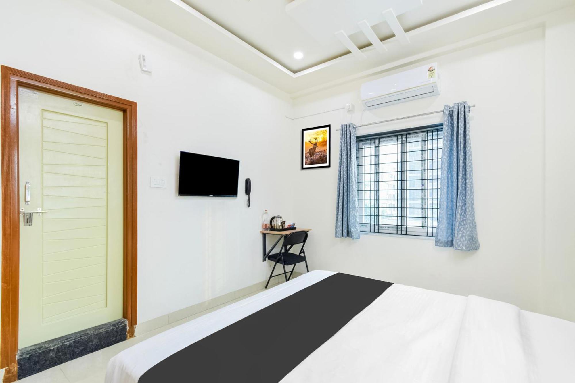 Super Townhouse Kokapet Formerly Aarian Tej Nilayam Gundipet Eksteriør bilde