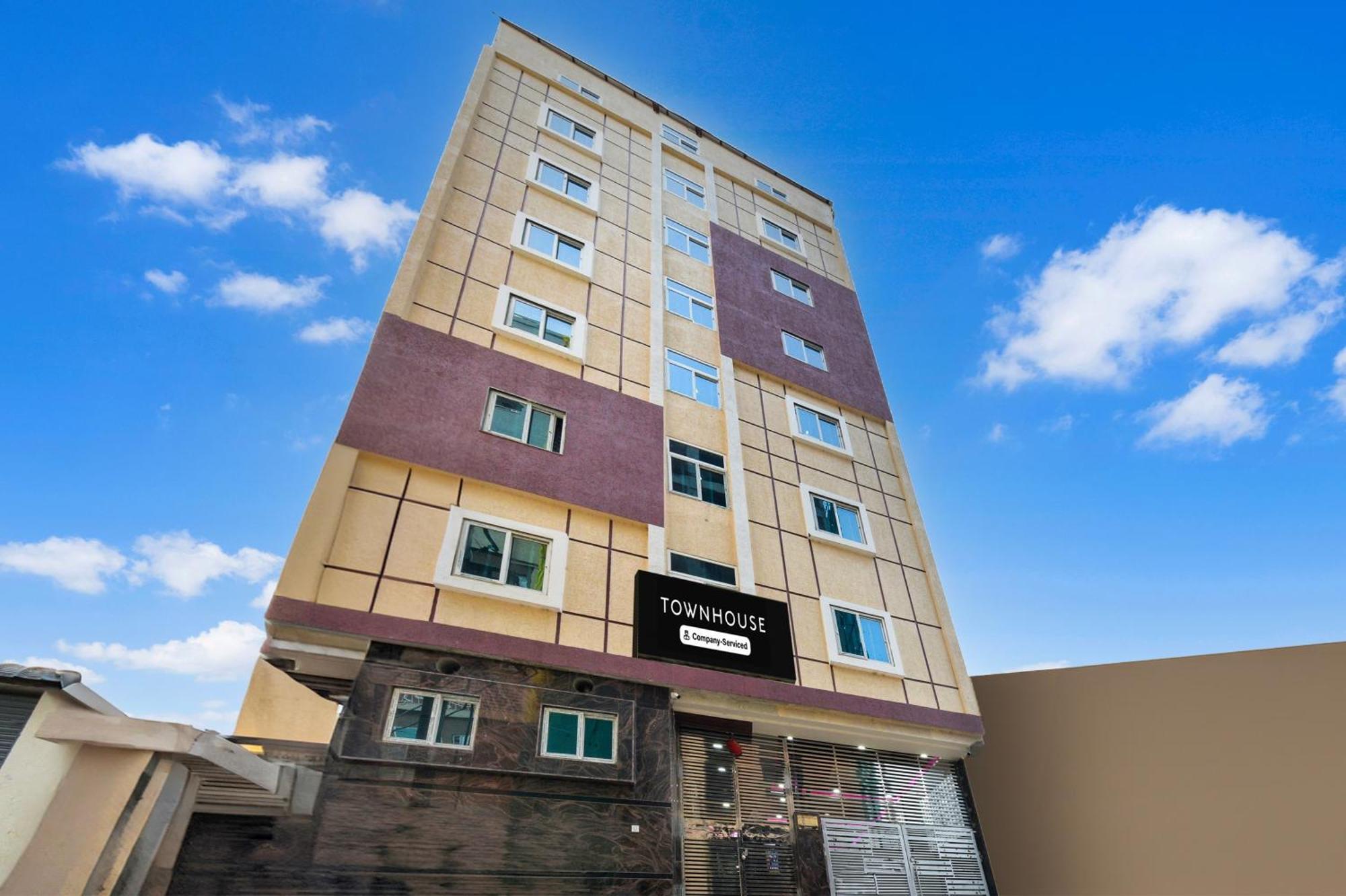 Super Townhouse Kokapet Formerly Aarian Tej Nilayam Gundipet Eksteriør bilde
