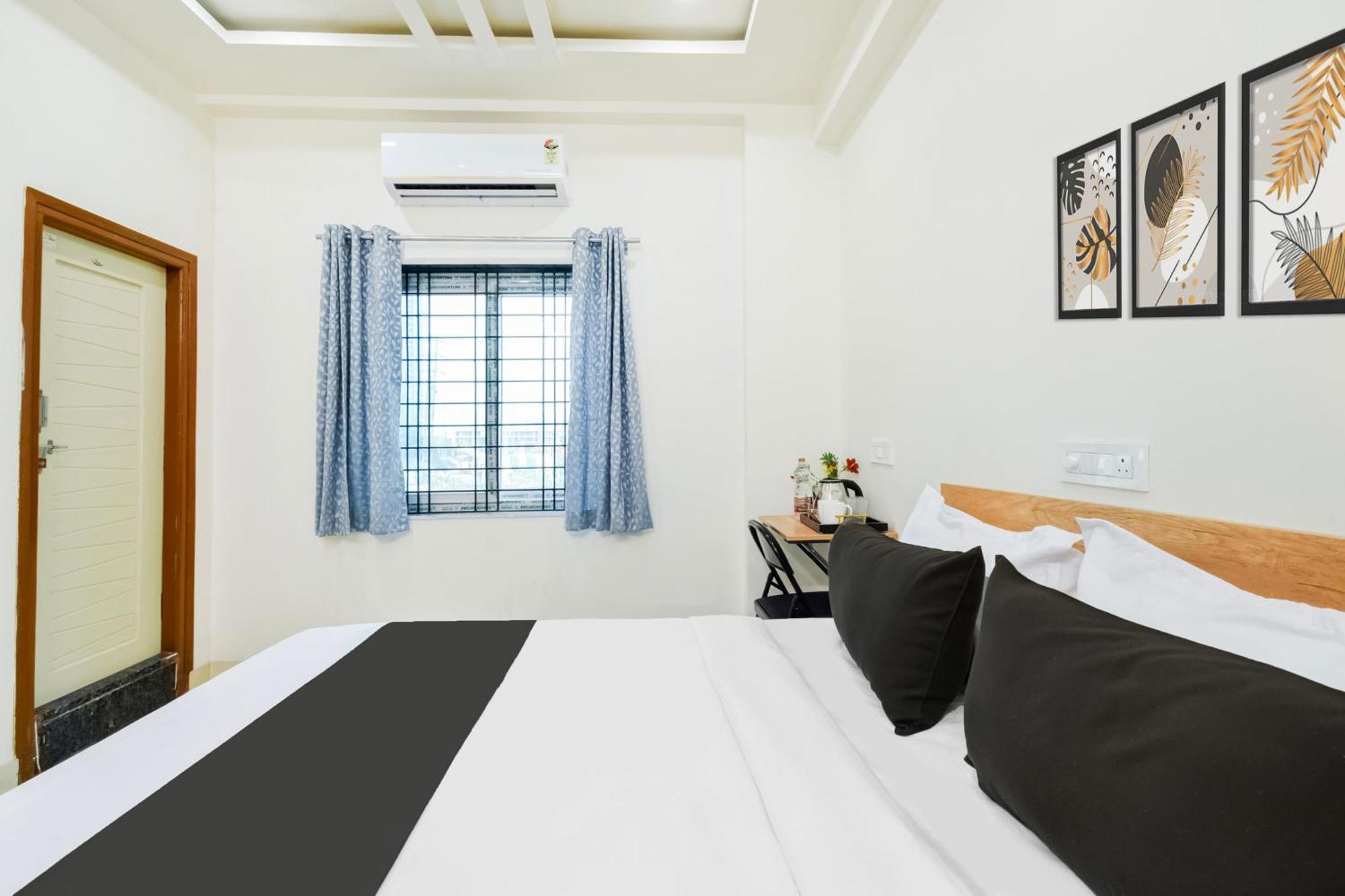 Super Townhouse Kokapet Formerly Aarian Tej Nilayam Gundipet Eksteriør bilde