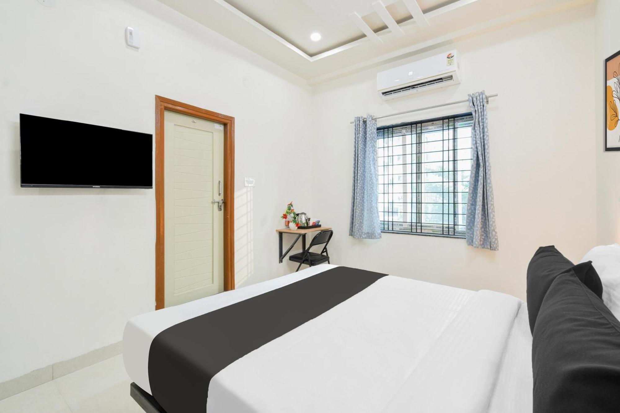 Super Townhouse Kokapet Formerly Aarian Tej Nilayam Gundipet Eksteriør bilde